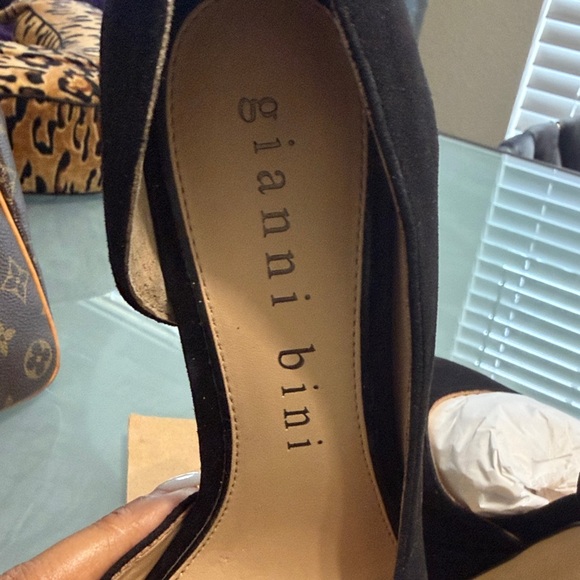 Gianni Bini Classic Black Heels - Picture 9 of 10
